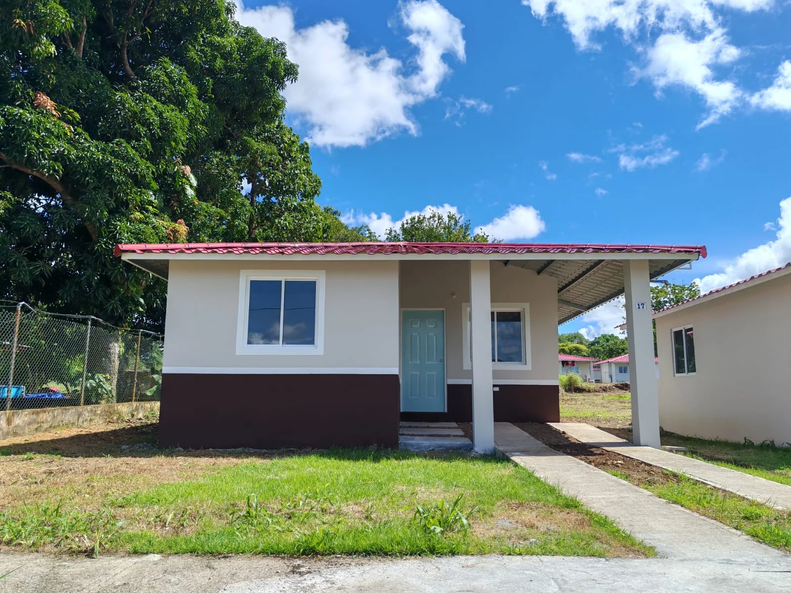 Fachada de una vivienda de Ágora, Bugaba, fotografiada para el archivo del proyecto